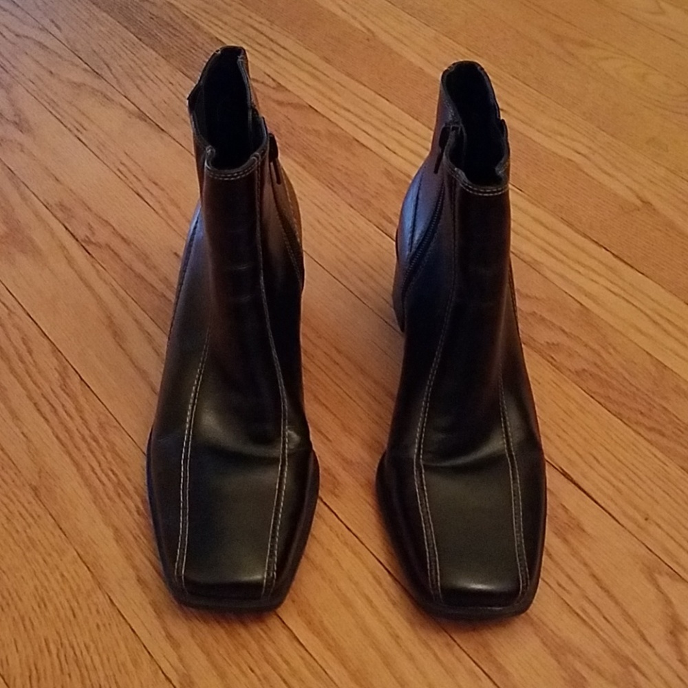 Nicole Boots
